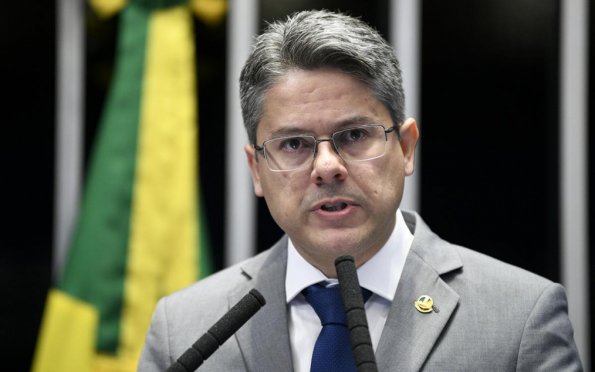 Alessandro deixa evidente pré-candidatura ao Governo