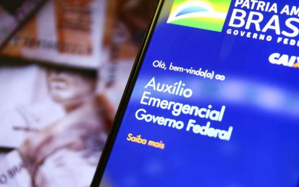 Auxílio emergencial será em quatro parcelas de R$ 250, diz Bolsonaro