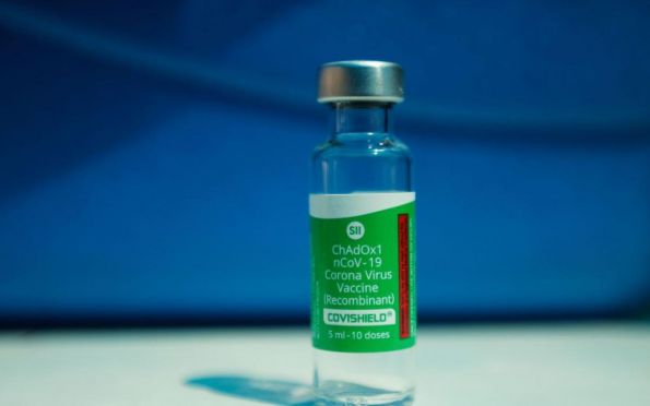 Covid-19: Fiocruz aguarda neste sábado insumo para 12 milhões de doses