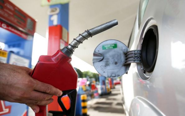 Motoristas mudam hábitos para enfrentar aumento na gasolina