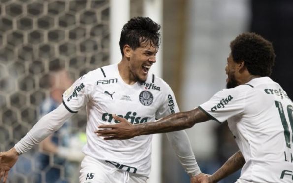 Palmeiras bate o Grêmio fora de casa e larga na frente na decisão