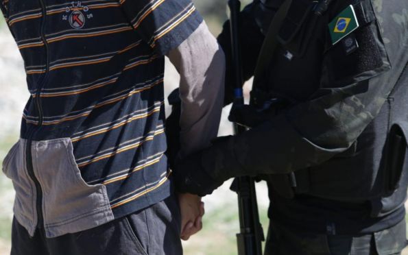 Polícia Civil prende idoso acusado de estuprar netas em Aracaju