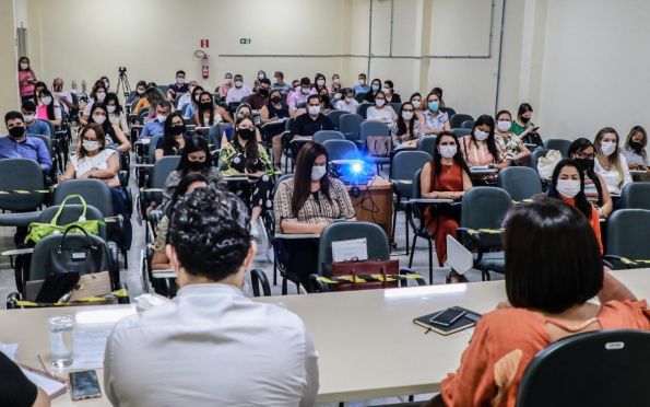 Saúde discute cronograma de vacinação com gestores municipais