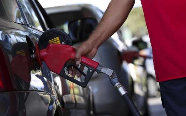 Em um mês, gasolina sobe 9,5% e já se aproxima de R$ 6 em Sergipe