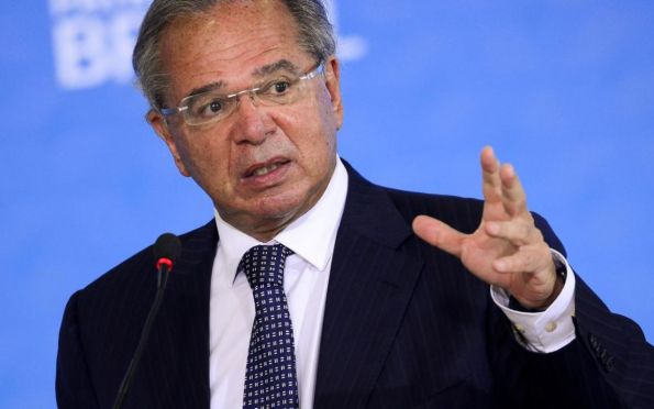 Guedes diz que empresa poderá reduzir salário antecipando seguro-desemprego