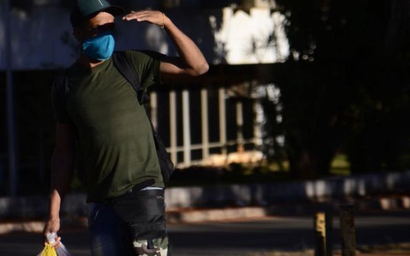 Média diária de mortes por covid-19 passa de 1,5 mil, informa Fiocruz