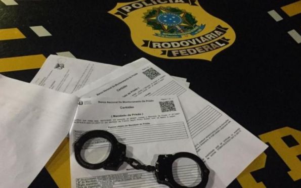 Policial Militar é preso com carro roubado na BR 235, na Grande Aracaju