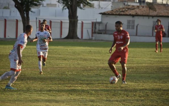 Sergipe faz pouca força, mas aplica 3 a 0 no Dorense, pelo Estadual